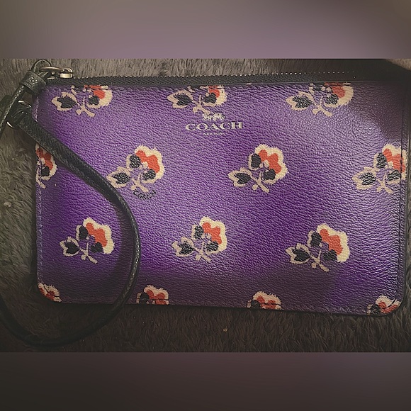 New never used Coach wristlet purple with flowers - Picture 1 of 2